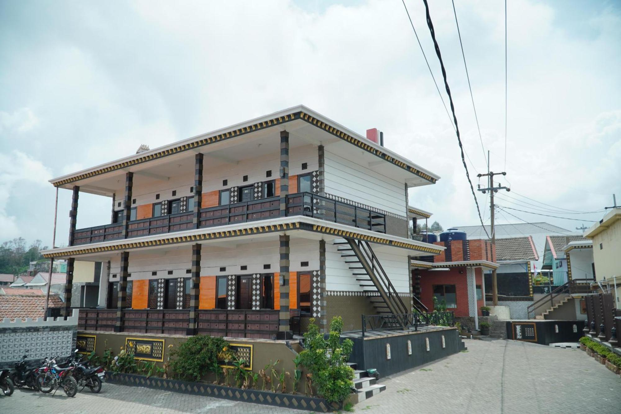 Parama Bromo Hotel Ngadisari Exteriör bild